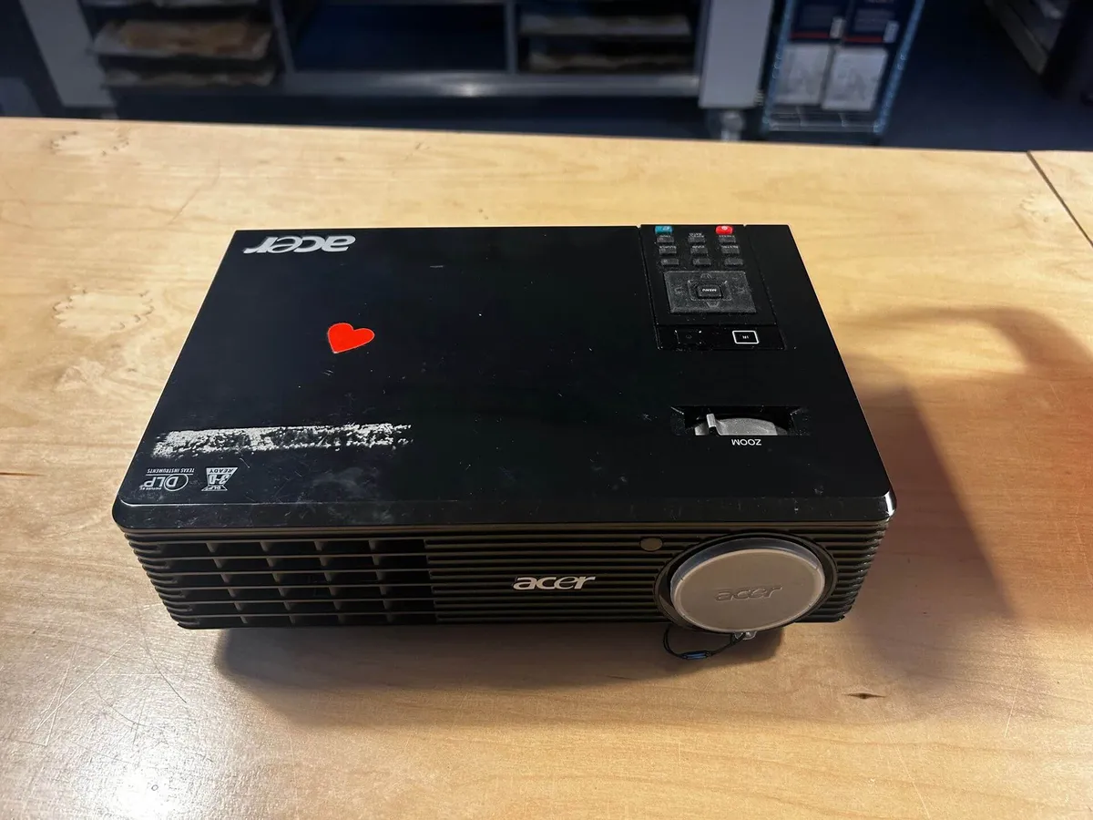 Videoprojektor - Acer X1161 — billede 1 af 4